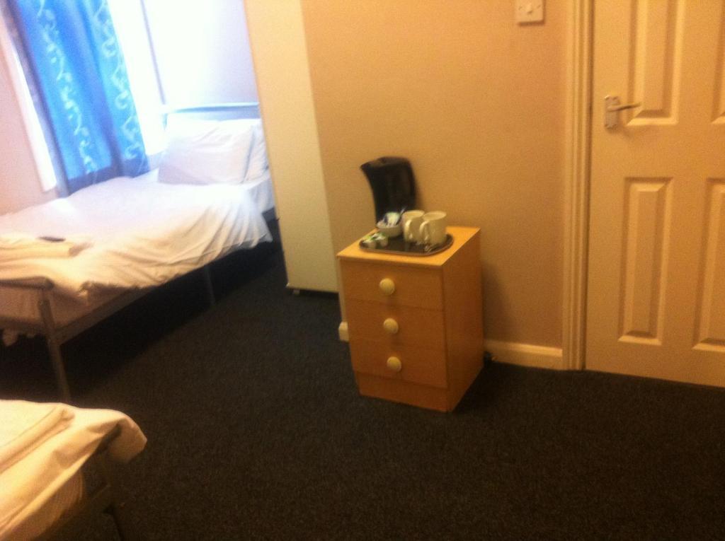 London Olympus Hotel Phòng bức ảnh
